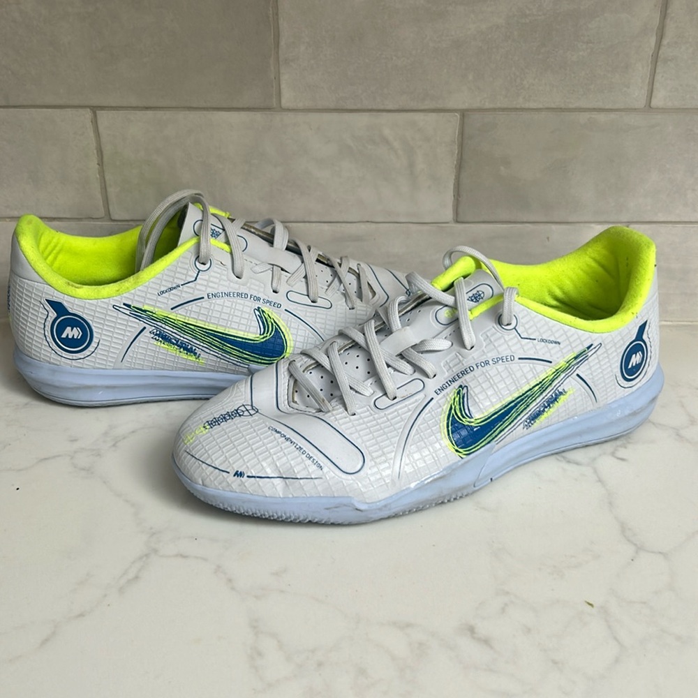 Nike Jr Mercurial Vapor 14 Academy IC Youth Soccer Cleats